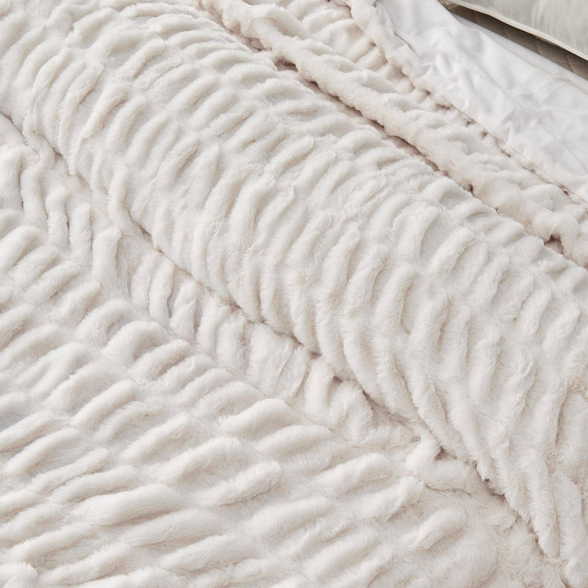 Soft & Cozy Luxe Throw Blanket