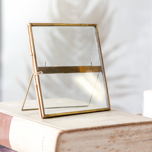 5.1" BRASS & GLASS PHOTO FRAME